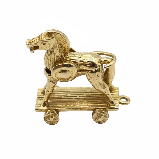 9 Kt Gold Charm Trojan Horse Opens