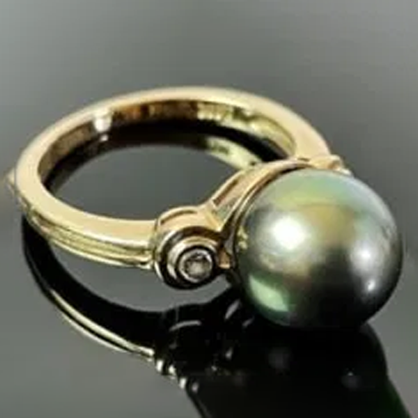 14kt Yellow Gold Tahitian Pearl Diamond Ring