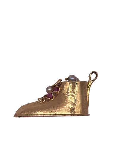 14kt charm Shoe with pearls