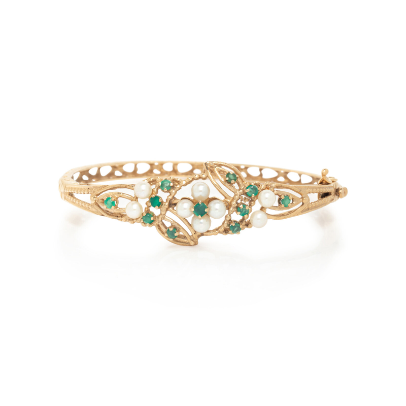 CHRYSOPRASE, CULTURED PEARL, AND YELLOW GOLD BANGLE BRACELET