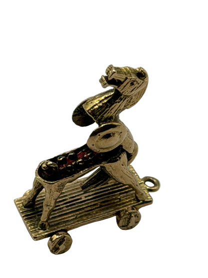 9 Kt Gold Charm Trojan Horse Opens