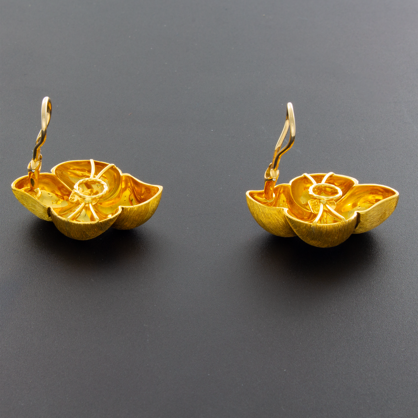 Henry Dunay 18k Yellow Gold "Sabi Collection" Earrings