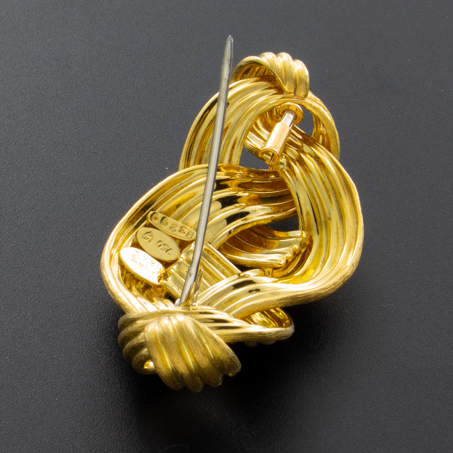 Henry Dunay 18kt Yellow Gold Brooch