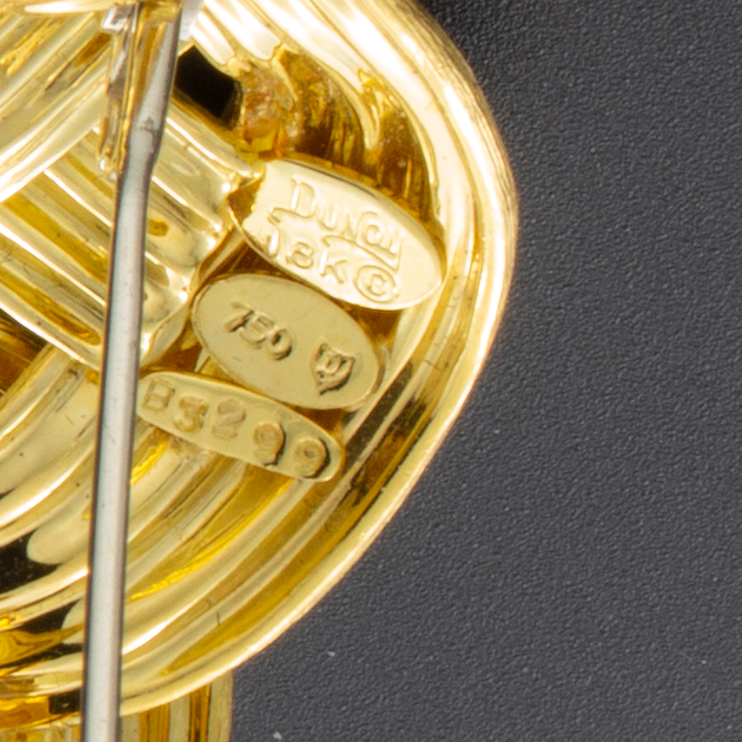 Henry Dunay 18kt Yellow Gold Brooch